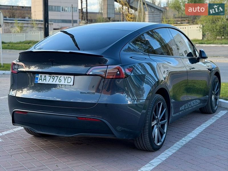 Позашляховик / Кросовер Tesla Model Y 2024 в Києві