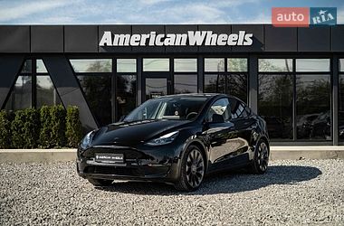 Позашляховик / Кросовер Tesla Model Y 2023 в Чернівцях