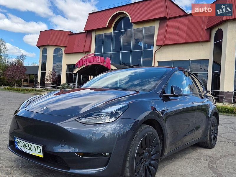 Внедорожник / Кроссовер Tesla Model Y 2023 в Львове