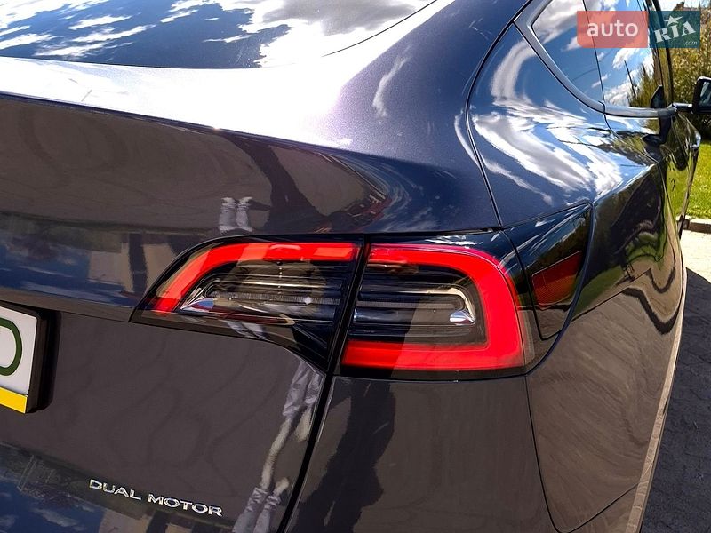 Внедорожник / Кроссовер Tesla Model Y 2023 в Львове