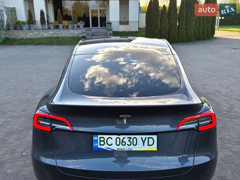 Внедорожник / Кроссовер Tesla Model Y 2023 в Львове