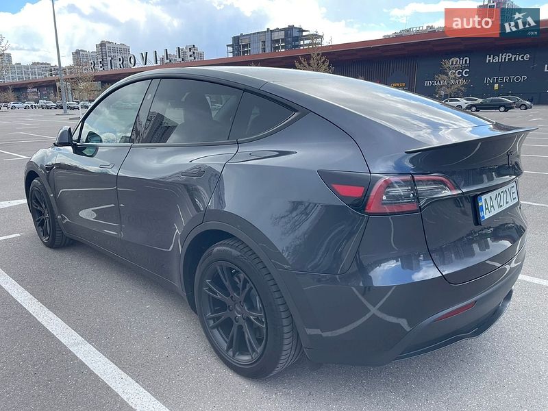 Позашляховик / Кросовер Tesla Model Y 2024 в Києві