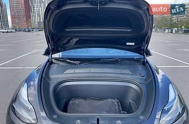Позашляховик / Кросовер Tesla Model Y 2024 в Києві