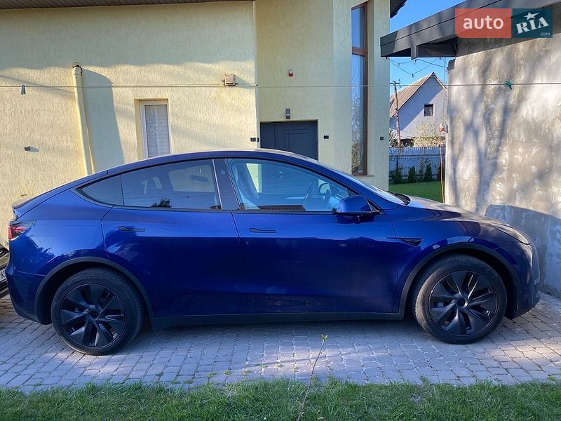 Внедорожник / Кроссовер Tesla Model Y 2024 в Львове