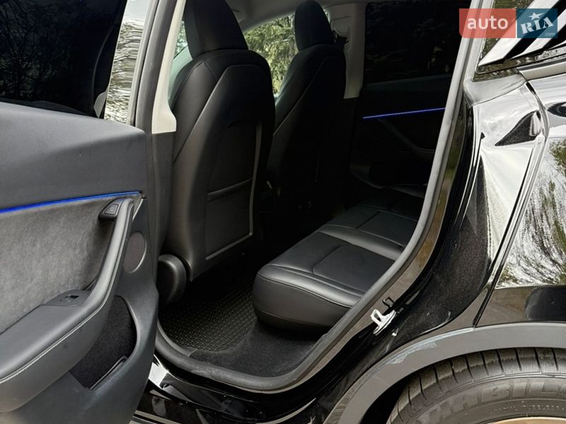 Внедорожник / Кроссовер Tesla Model Y 2023 в Днепре