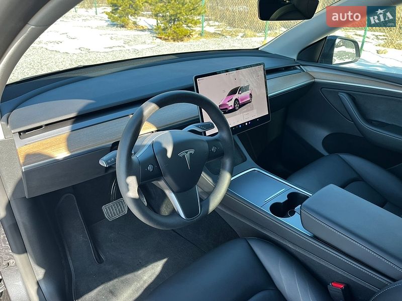Внедорожник / Кроссовер Tesla Model Y 2024 в Львове