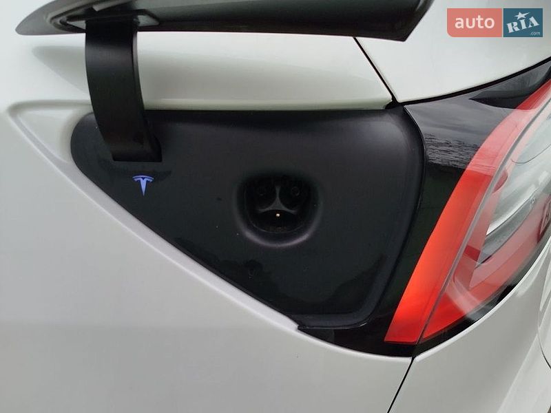 Внедорожник / Кроссовер Tesla Model Y 2022 в Луцке