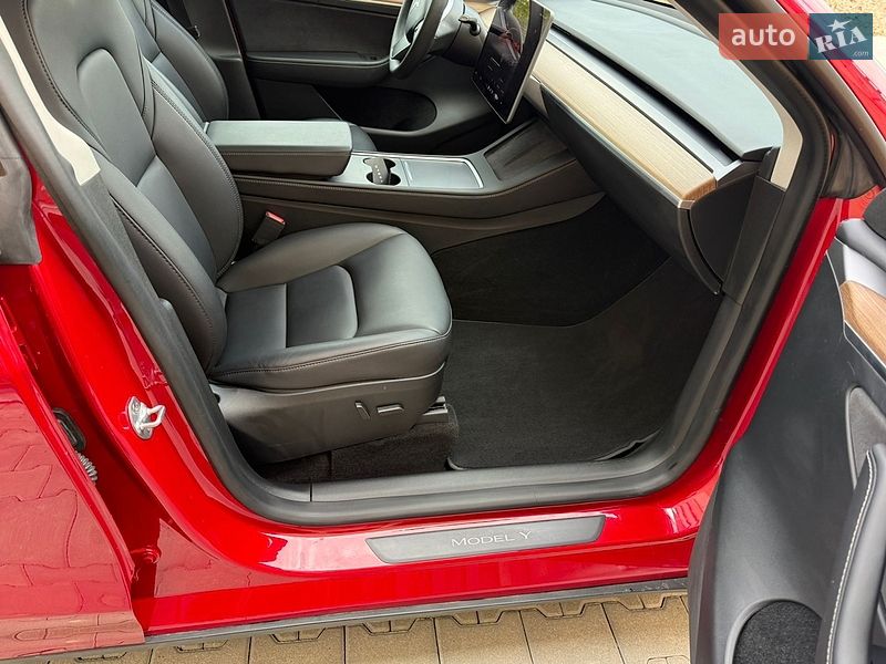Позашляховик / Кросовер Tesla Model Y 2023 в Львові