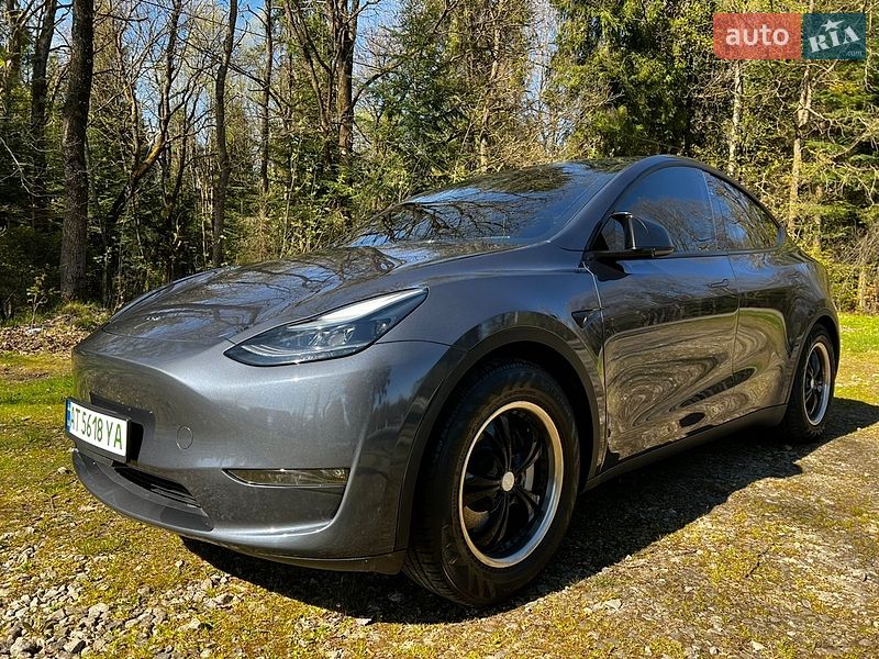 Позашляховик / Кросовер Tesla Model Y 2023 в Долині