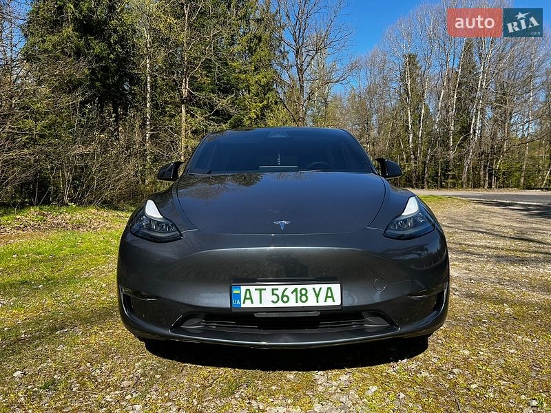 Позашляховик / Кросовер Tesla Model Y 2023 в Долині