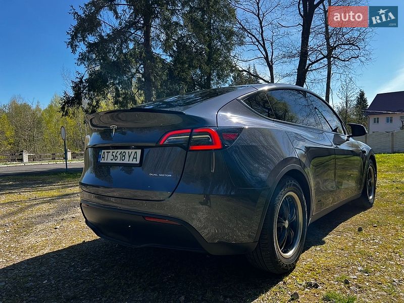 Позашляховик / Кросовер Tesla Model Y 2023 в Долині