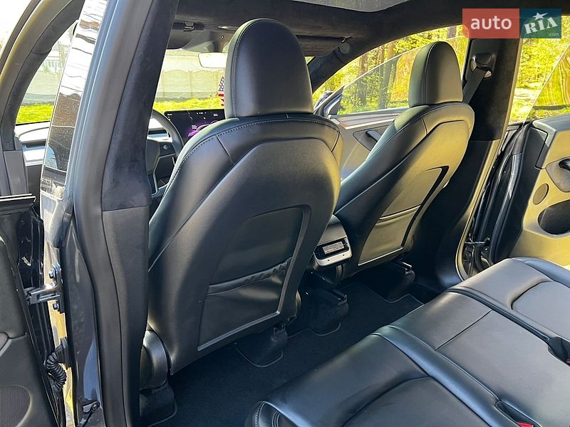 Позашляховик / Кросовер Tesla Model Y 2023 в Долині