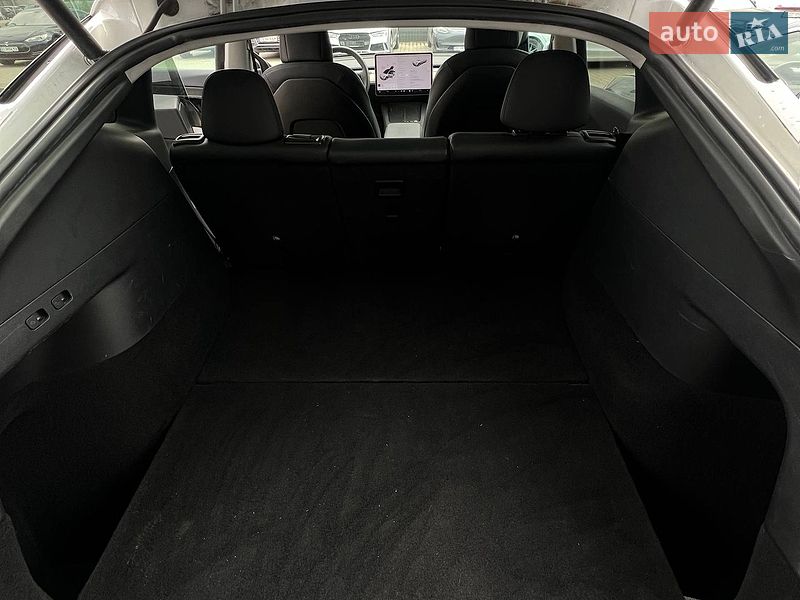 Внедорожник / Кроссовер Tesla Model Y 2021 в Черновцах