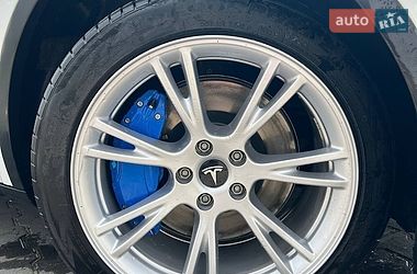 Внедорожник / Кроссовер Tesla Model Y 2021 в Черновцах