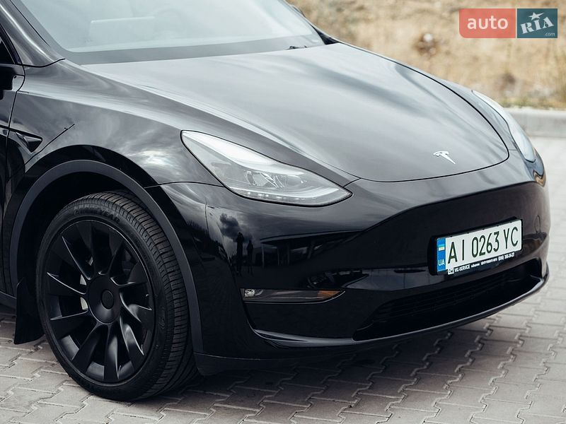 Внедорожник / Кроссовер Tesla Model Y 2023 в Вишневом