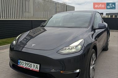 Седан Tesla Model Y 2023 в Тернополі