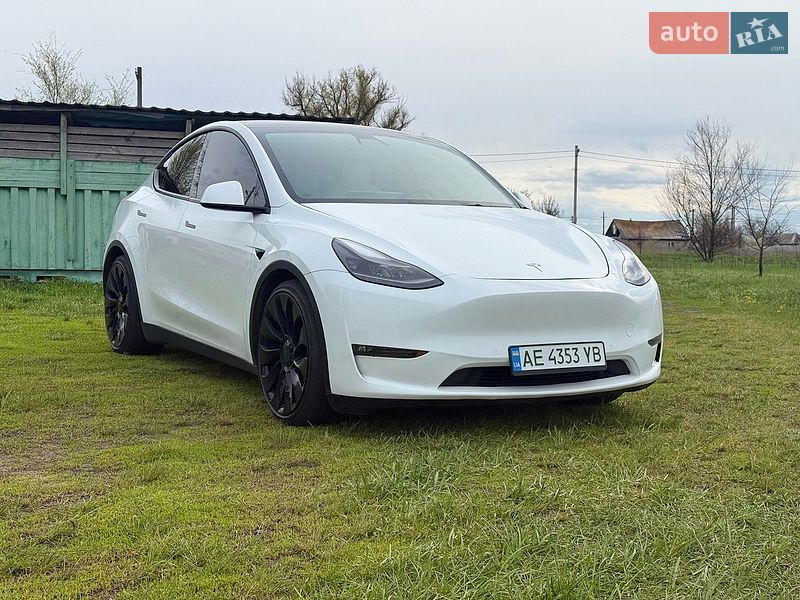 Tesla Model Y 2021