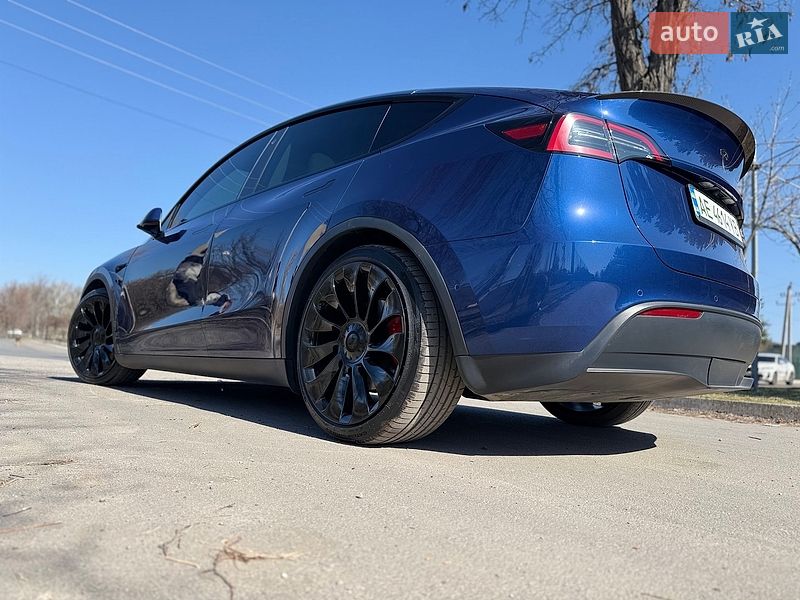 Позашляховик / Кросовер Tesla Model Y 2022 в Дніпрі