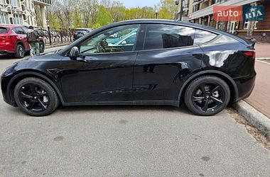 Внедорожник / Кроссовер Tesla Model Y 2024 в Киеве