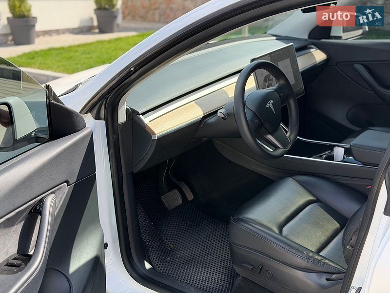 Внедорожник / Кроссовер Tesla Model Y 2020 в Кропивницком