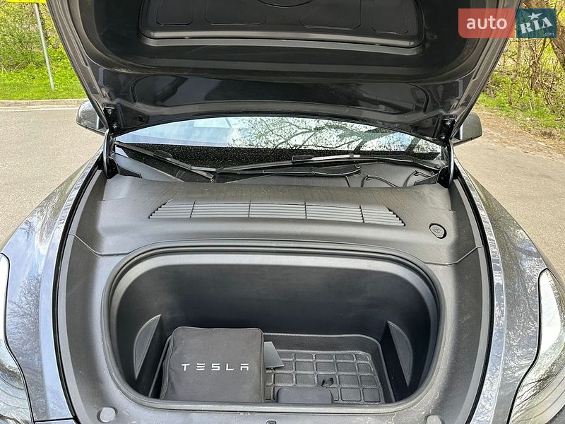 Внедорожник / Кроссовер Tesla Model Y 2023 в Чернигове