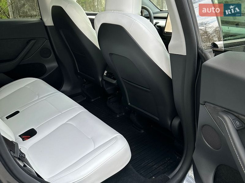Внедорожник / Кроссовер Tesla Model Y 2023 в Чернигове
