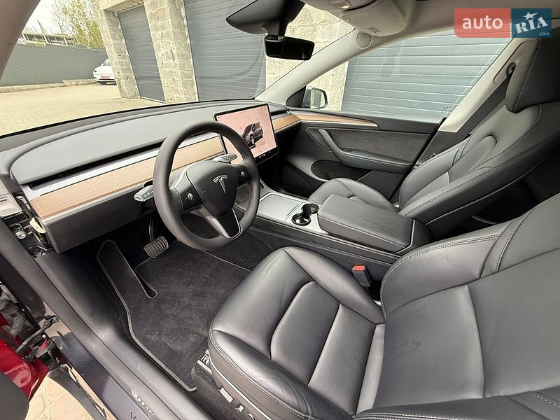 Внедорожник / Кроссовер Tesla Model Y 2024 в Львове