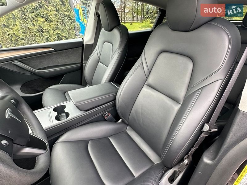 Позашляховик / Кросовер Tesla Model Y 2024 в Дніпрі