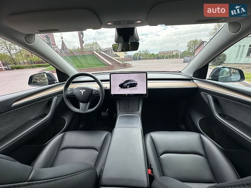 Позашляховик / Кросовер Tesla Model Y 2024 в Дніпрі
