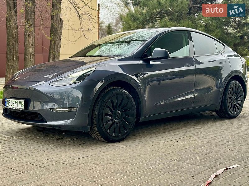 Tesla Model Y 2023