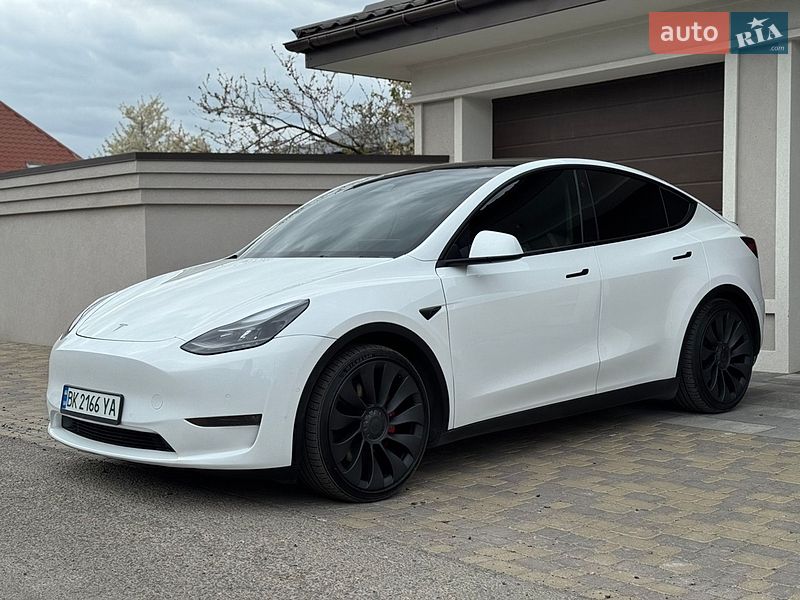Внедорожник / Кроссовер Tesla Model Y 2022 в Киеве