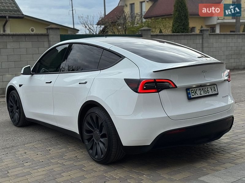 Внедорожник / Кроссовер Tesla Model Y 2022 в Киеве