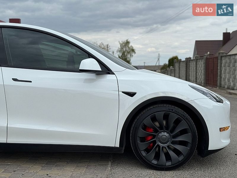 Внедорожник / Кроссовер Tesla Model Y 2022 в Киеве