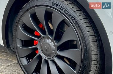 Внедорожник / Кроссовер Tesla Model Y 2022 в Киеве