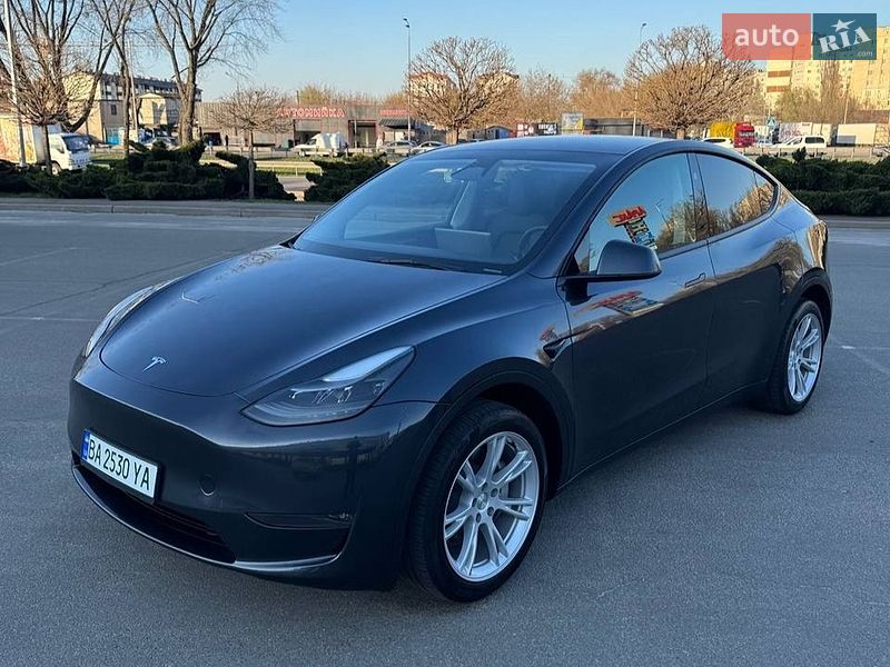 Позашляховик / Кросовер Tesla Model Y 2024 в Києві