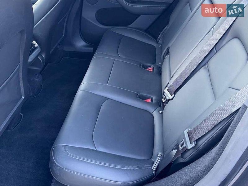 Позашляховик / Кросовер Tesla Model Y 2024 в Києві