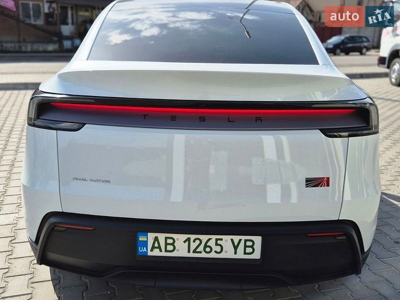 Внедорожник / Кроссовер Tesla Model Y 2025 в Виннице