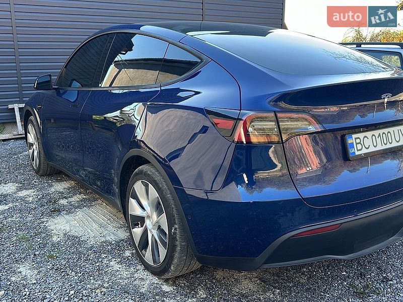 Tesla Model Y 2021