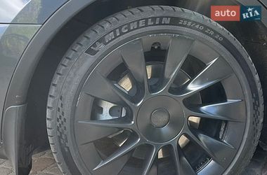 Внедорожник / Кроссовер Tesla Model Y 2023 в Дрогобыче