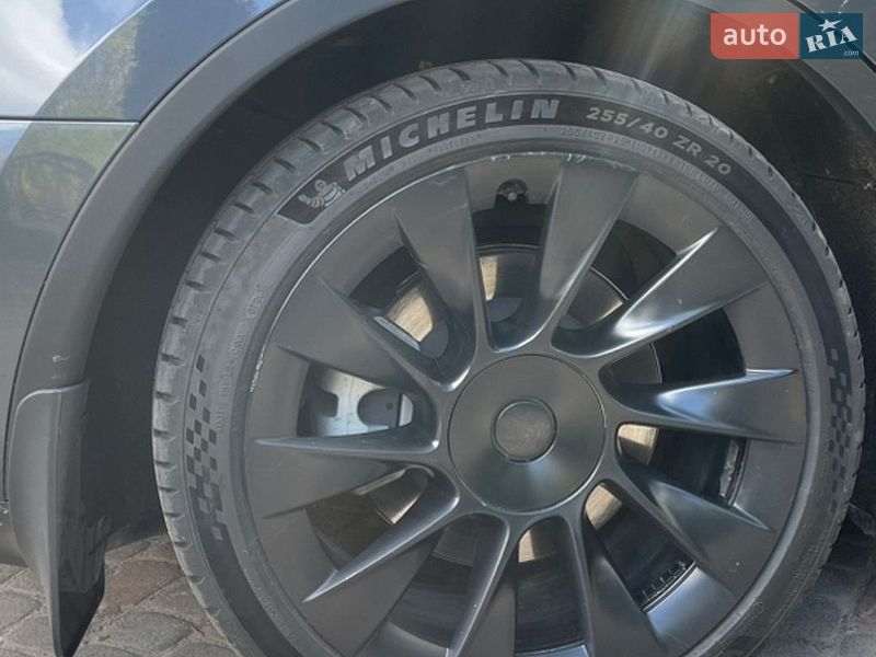 Внедорожник / Кроссовер Tesla Model Y 2023 в Дрогобыче