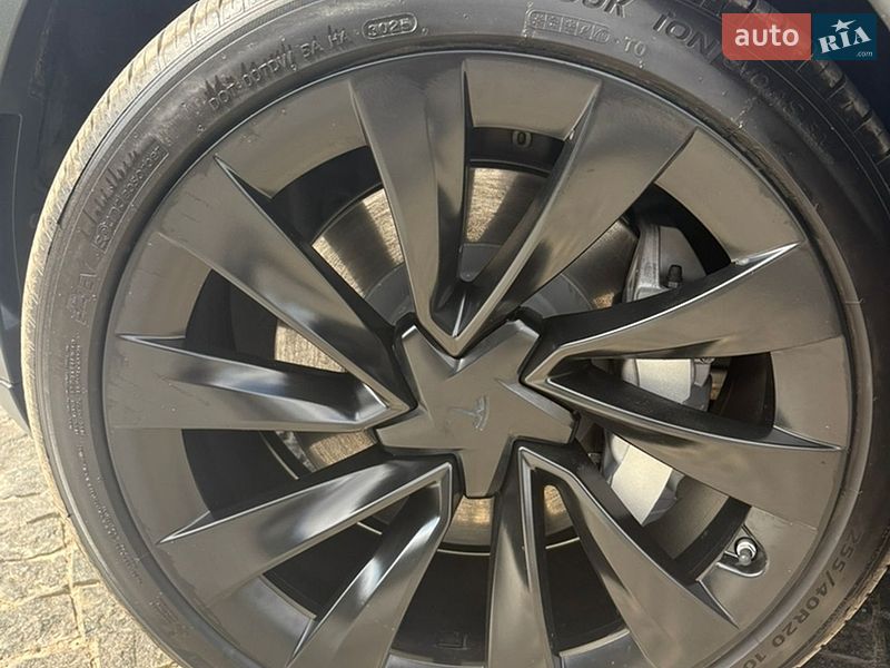 Внедорожник / Кроссовер Tesla Model Y 2025 в Днепре