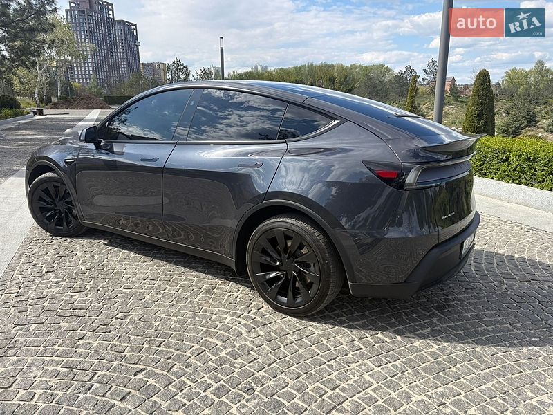 Внедорожник / Кроссовер Tesla Model Y 2025 в Днепре