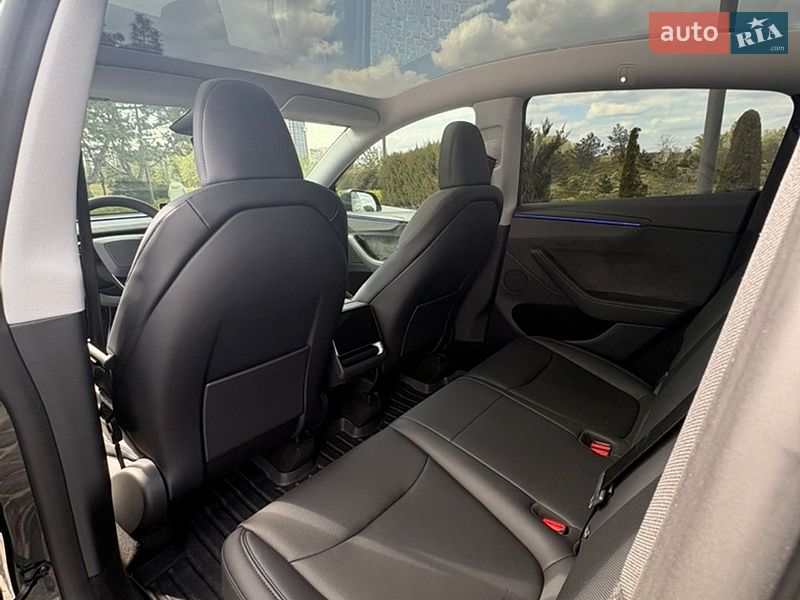 Внедорожник / Кроссовер Tesla Model Y 2025 в Днепре