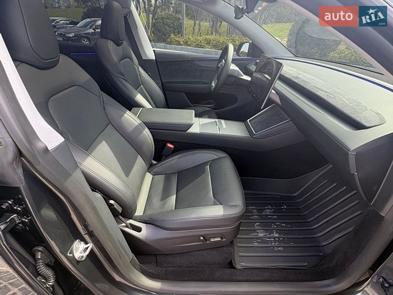 Внедорожник / Кроссовер Tesla Model Y 2025 в Днепре