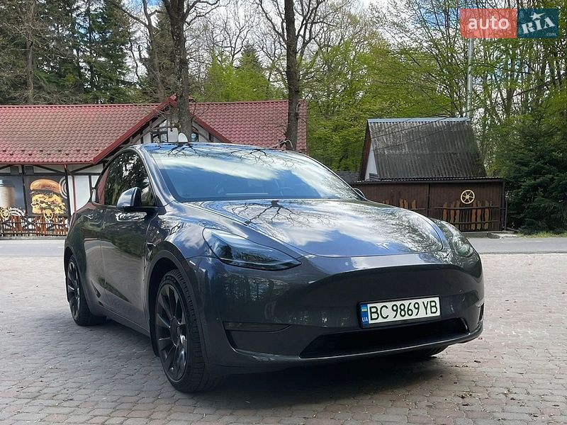 Внедорожник / Кроссовер Tesla Model Y 2023 в Дрогобыче