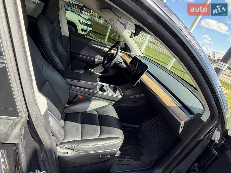 Внедорожник / Кроссовер Tesla Model Y 2021 в Львове