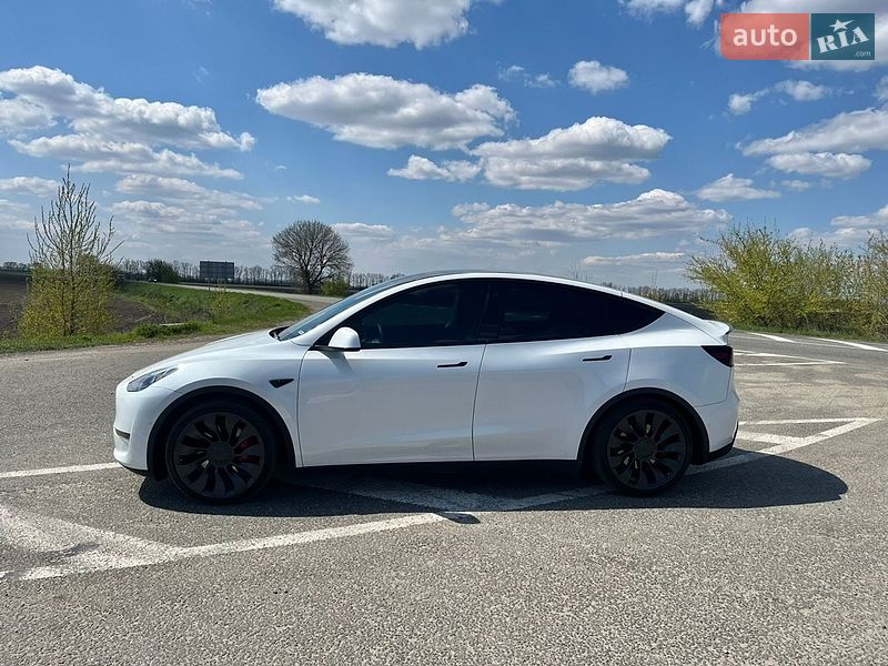 Внедорожник / Кроссовер Tesla Model Y 2022 в Черкассах