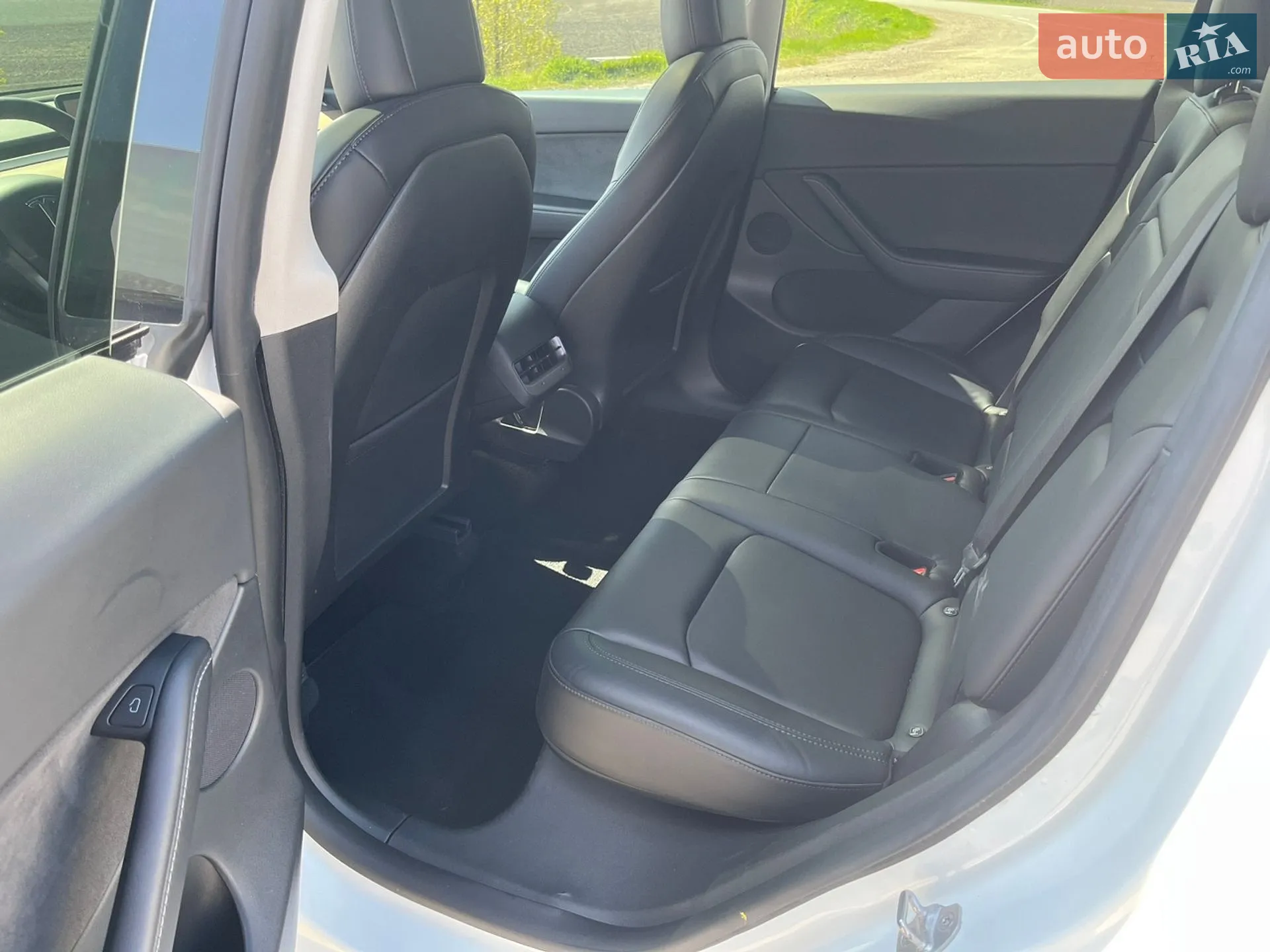 2022 Tesla Model Y - мініатюра 19