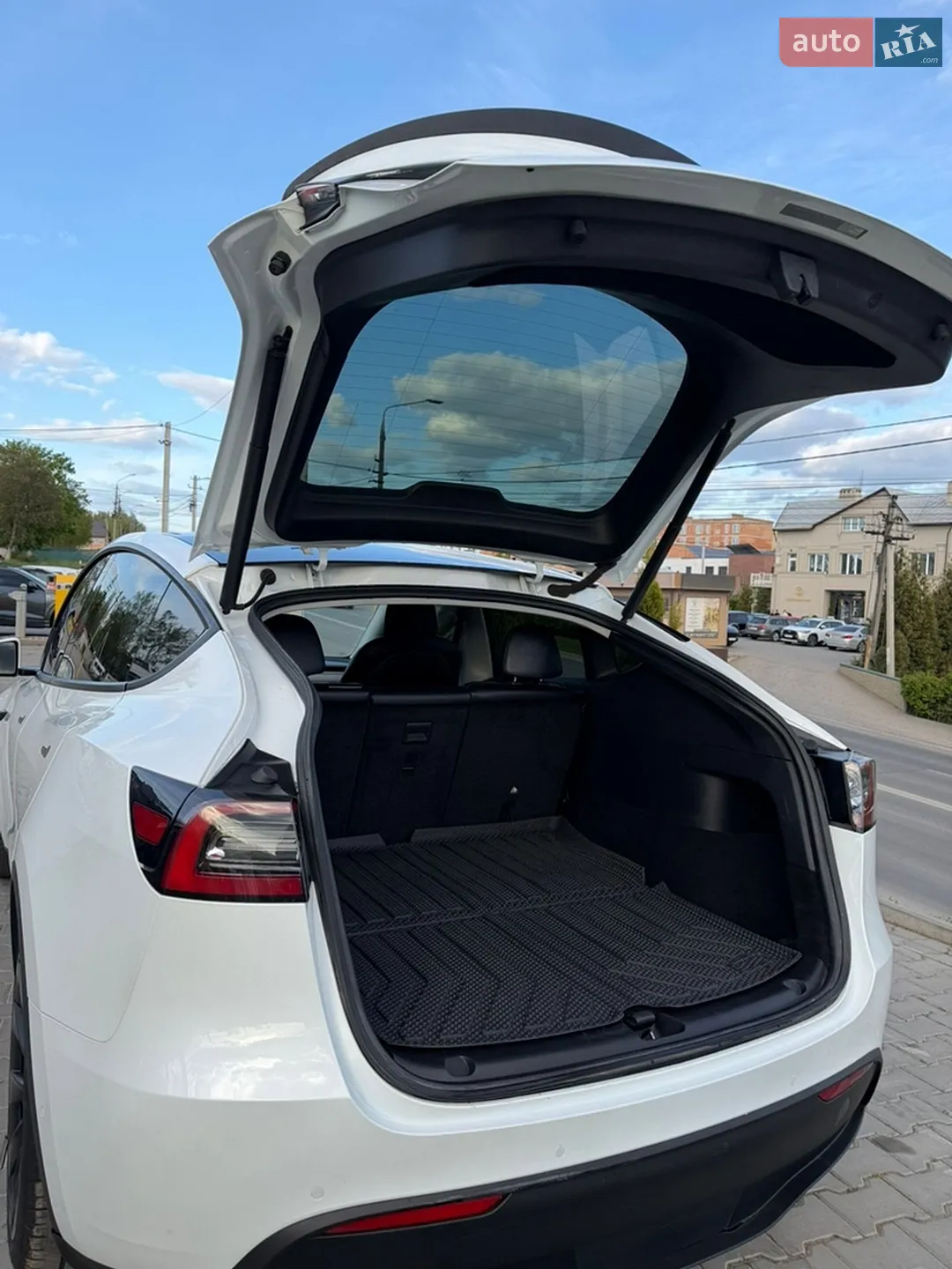 2021 Tesla Model Y - мініатюра 11