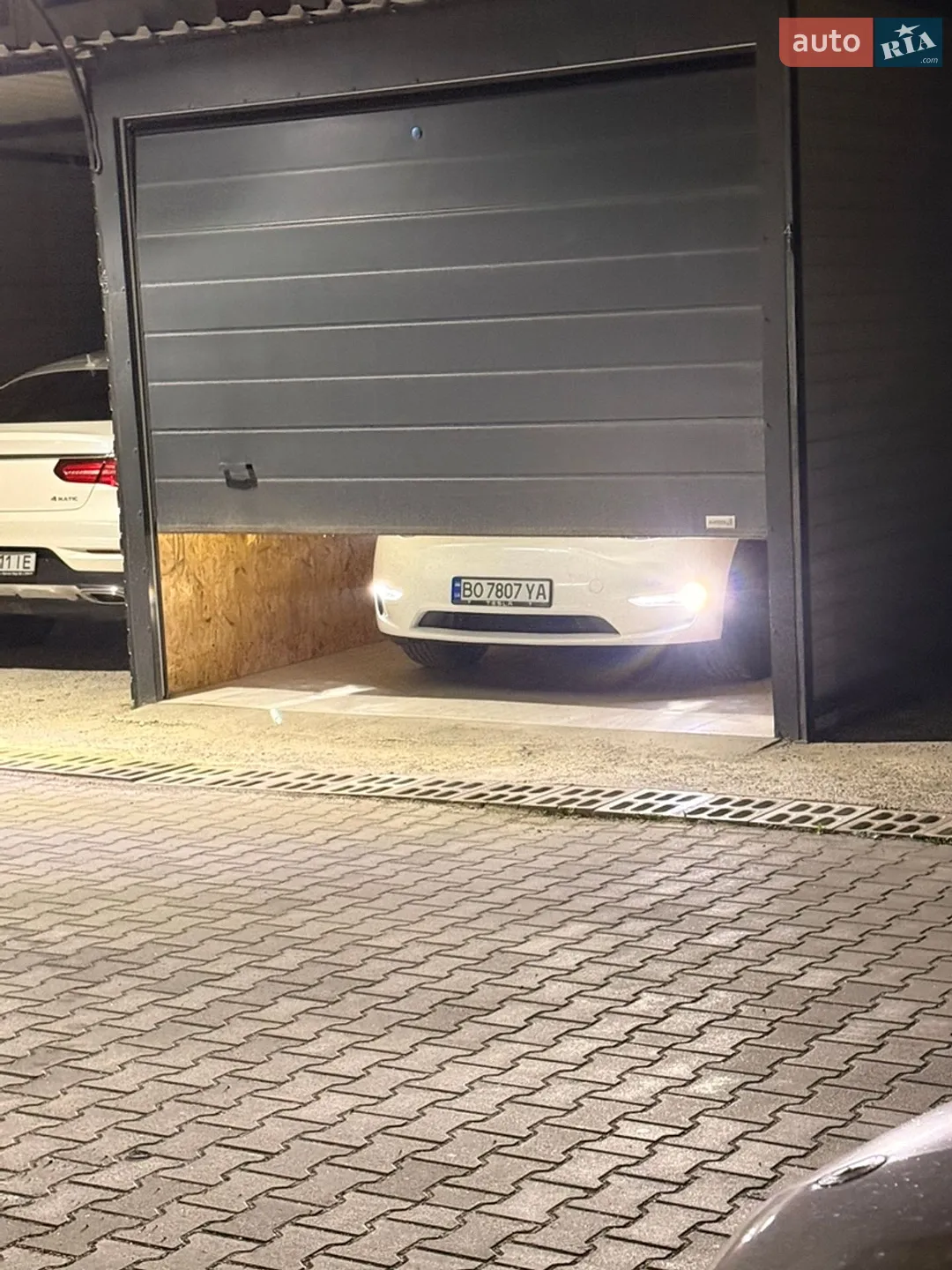 2021 Tesla Model Y - мініатюра 3